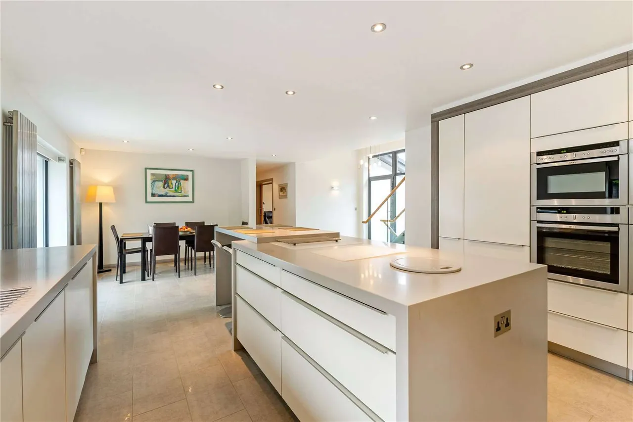 Stonehouse Lane, Cookham, Berkshire, SL6 9TP, photo 9