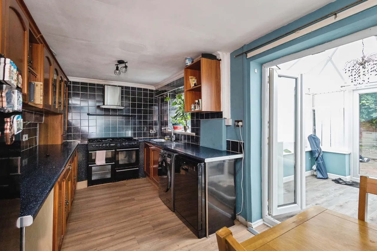 Kinder Avenue, Ashton-under-Lyne, Greater Manchester, OL6, photo 4