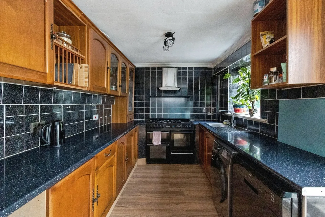 Kinder Avenue, Ashton-under-Lyne, Greater Manchester, OL6, photo 5