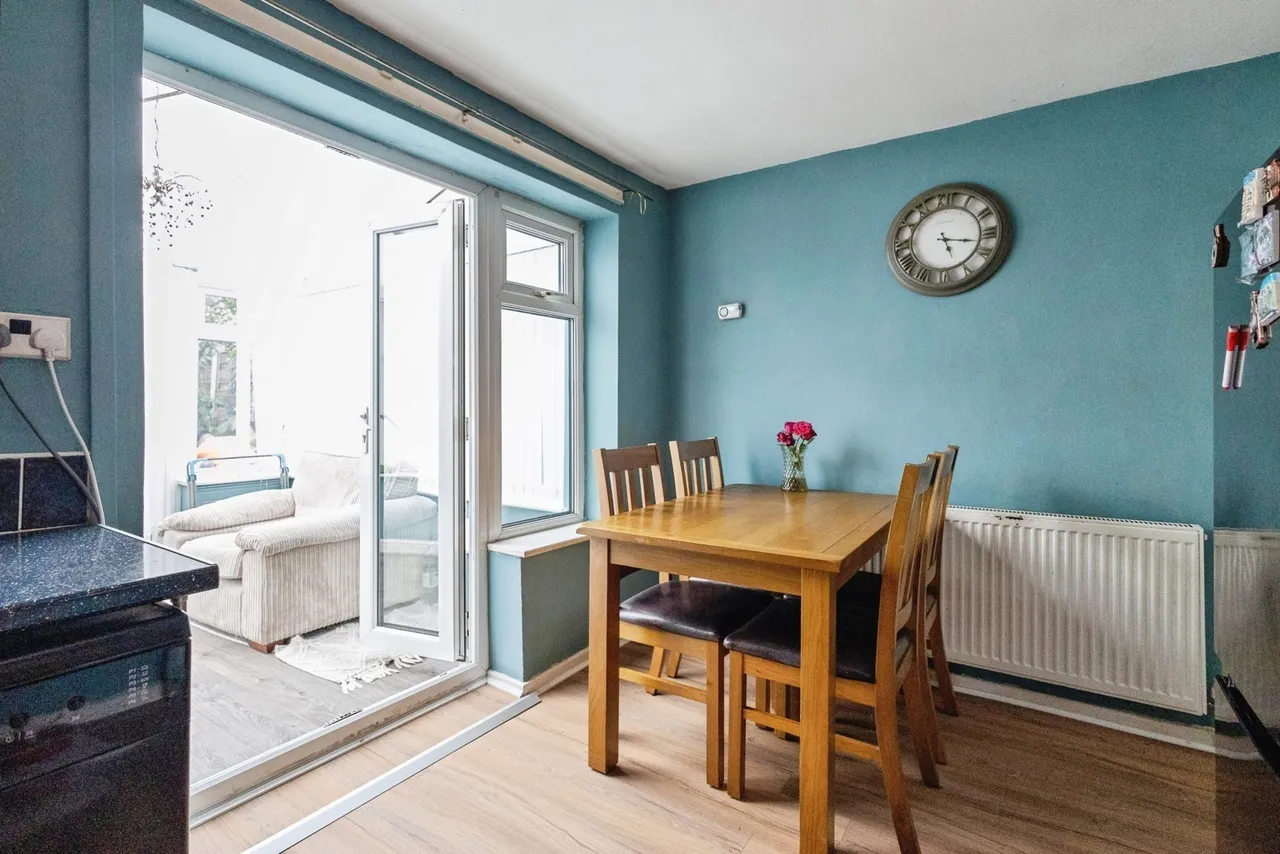 Kinder Avenue, Ashton-under-Lyne, Greater Manchester, OL6, photo 6