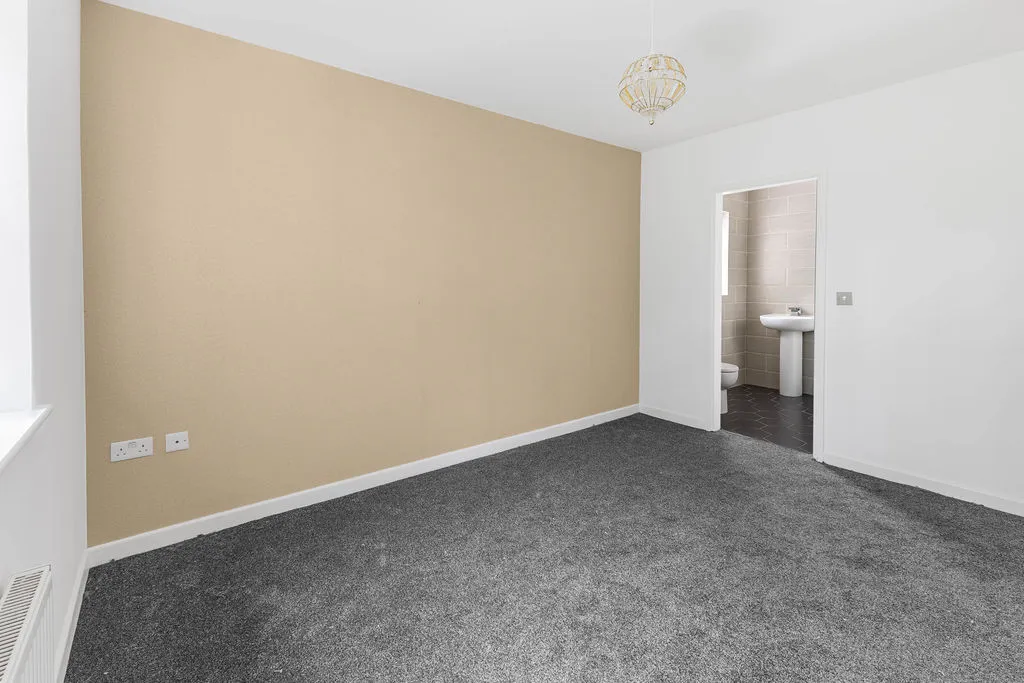 Pargate Chase, Rochdale OL11 5DZ, photo 15