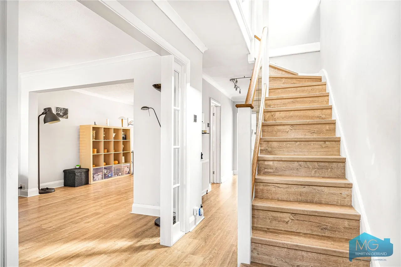 Devonshire Road, London, NW7, photo 20