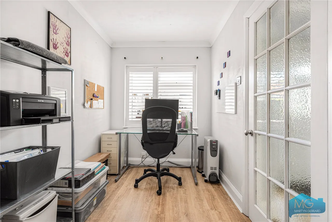 Devonshire Road, London, NW7, photo 18
