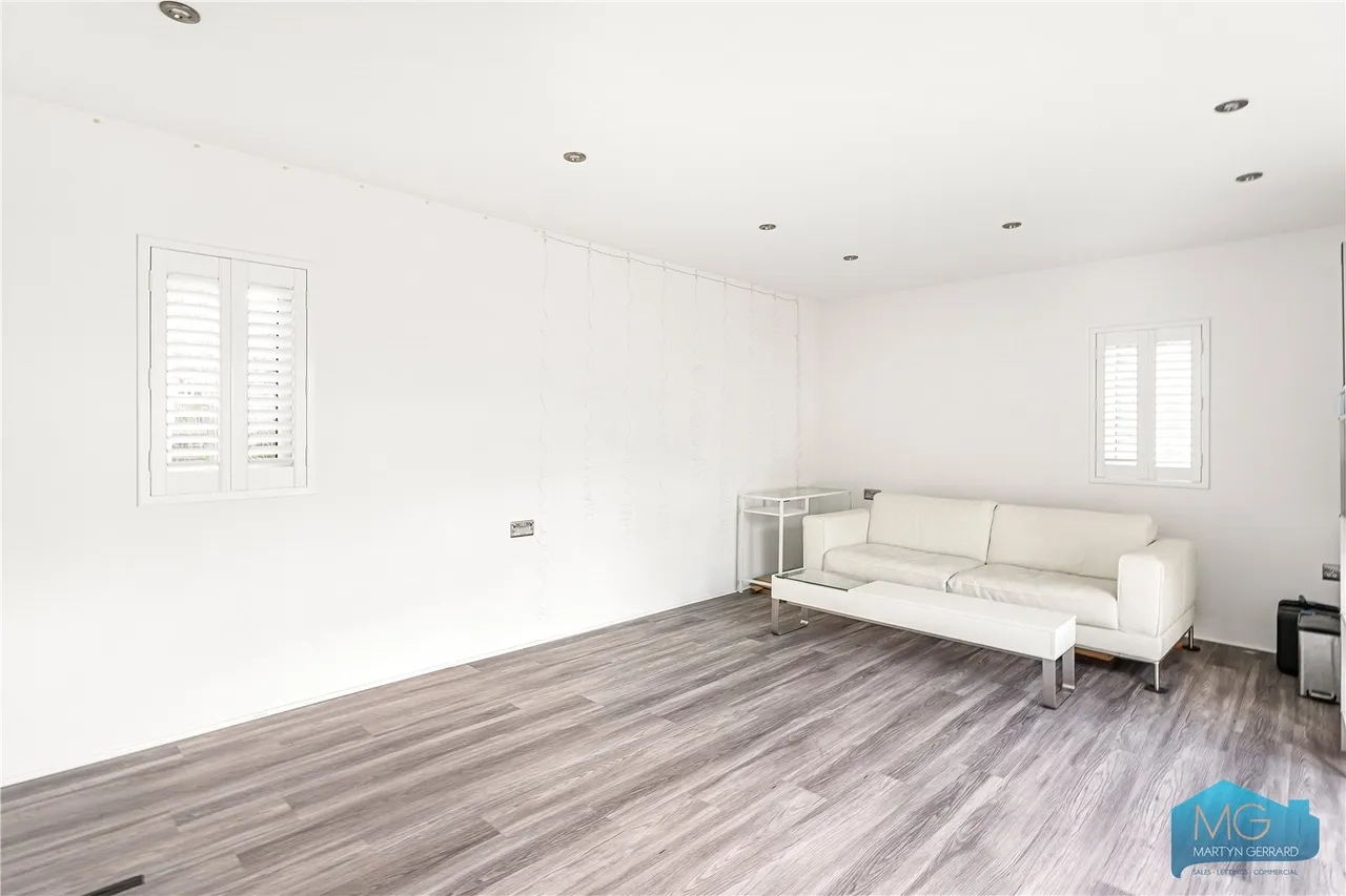 Devonshire Road, London, NW7, photo 21