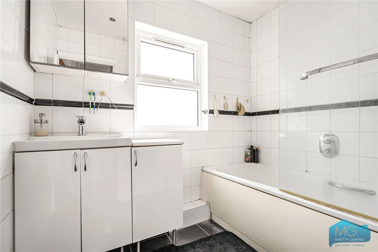 Devonshire Road, London, NW7, photo 13