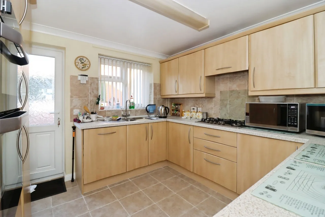 Bracken Road, Shirebrook, Mansfield, Derbyshire, NG20, photo 6