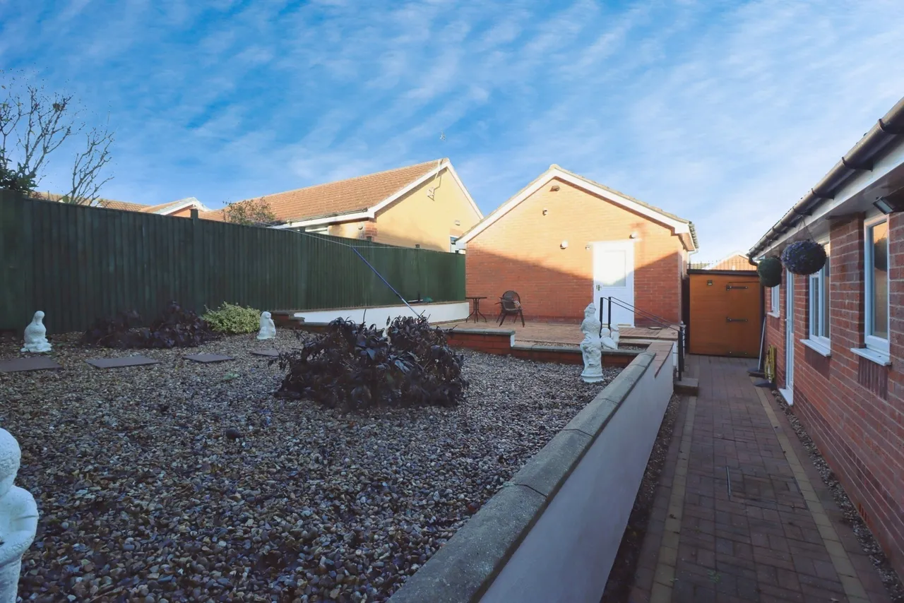Bracken Road, Shirebrook, Mansfield, Derbyshire, NG20, photo 16