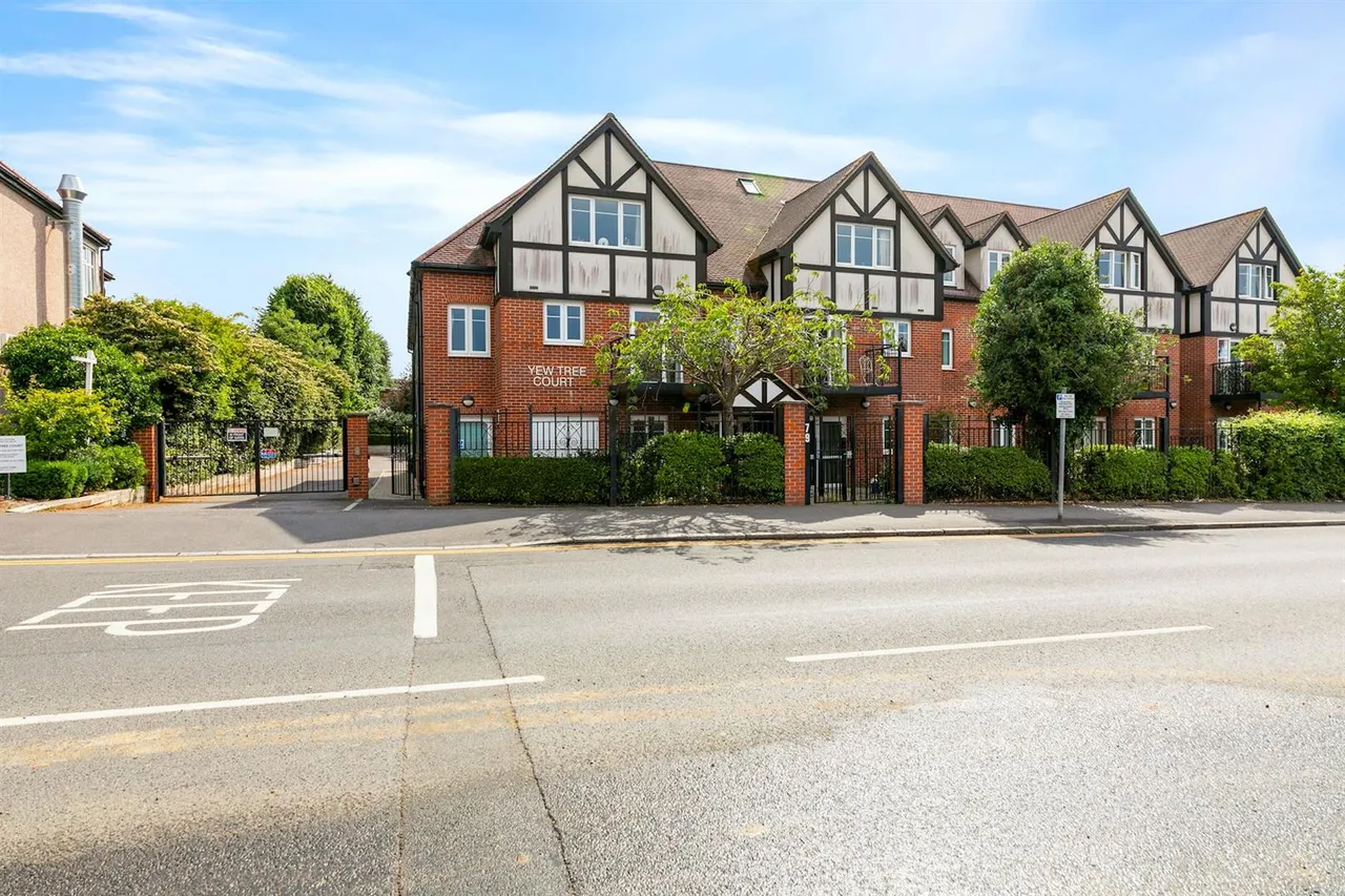 1 bed flat for sale, Limpsfield Road, Sanderstead, CR2