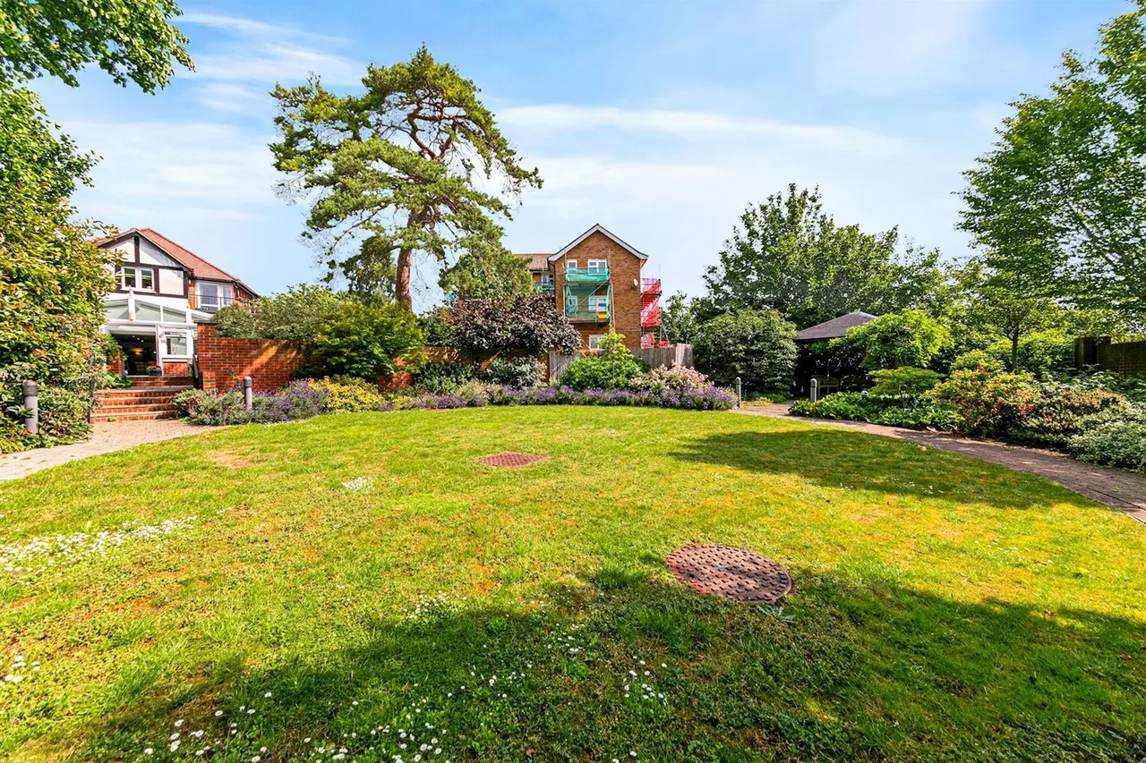 Limpsfield Road, Sanderstead, CR2, photo 11