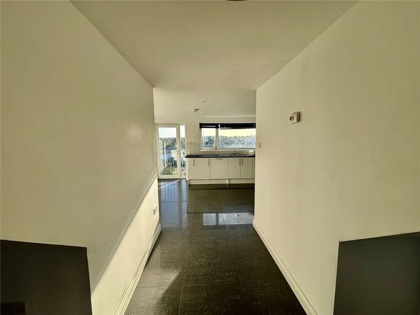 Cambridge Road, Walmer, CT14, photo 6