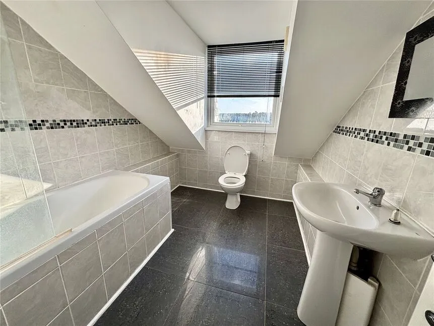 Cambridge Road, Walmer, CT14, photo 10
