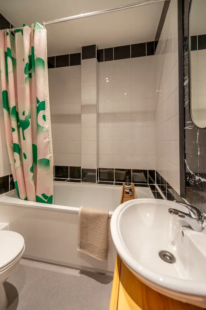 London, E13, photo 20