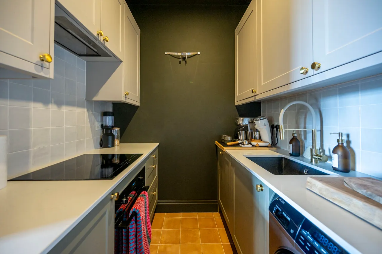 London, E13, photo 5