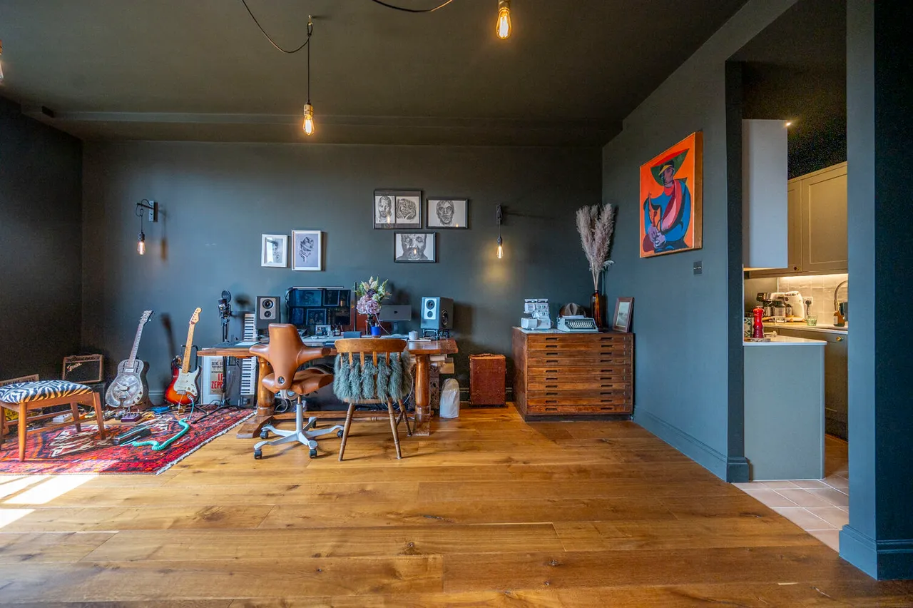 London, E13, photo 14