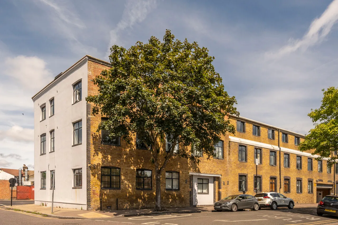 London, E13, photo 11