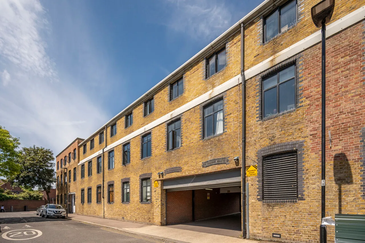 London, E13, photo 18
