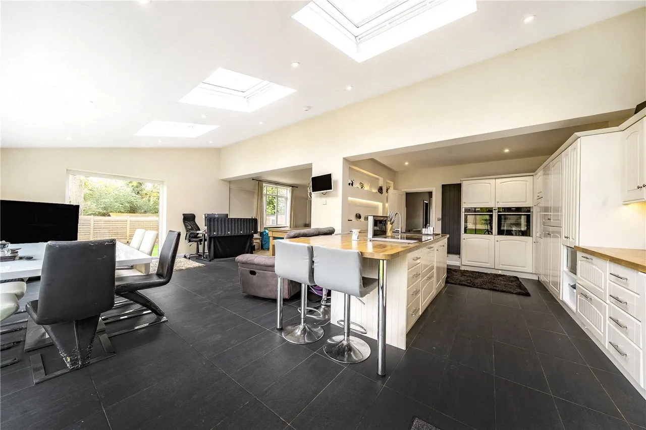 The Harrow Way, Basingstoke, RG22, photo 4