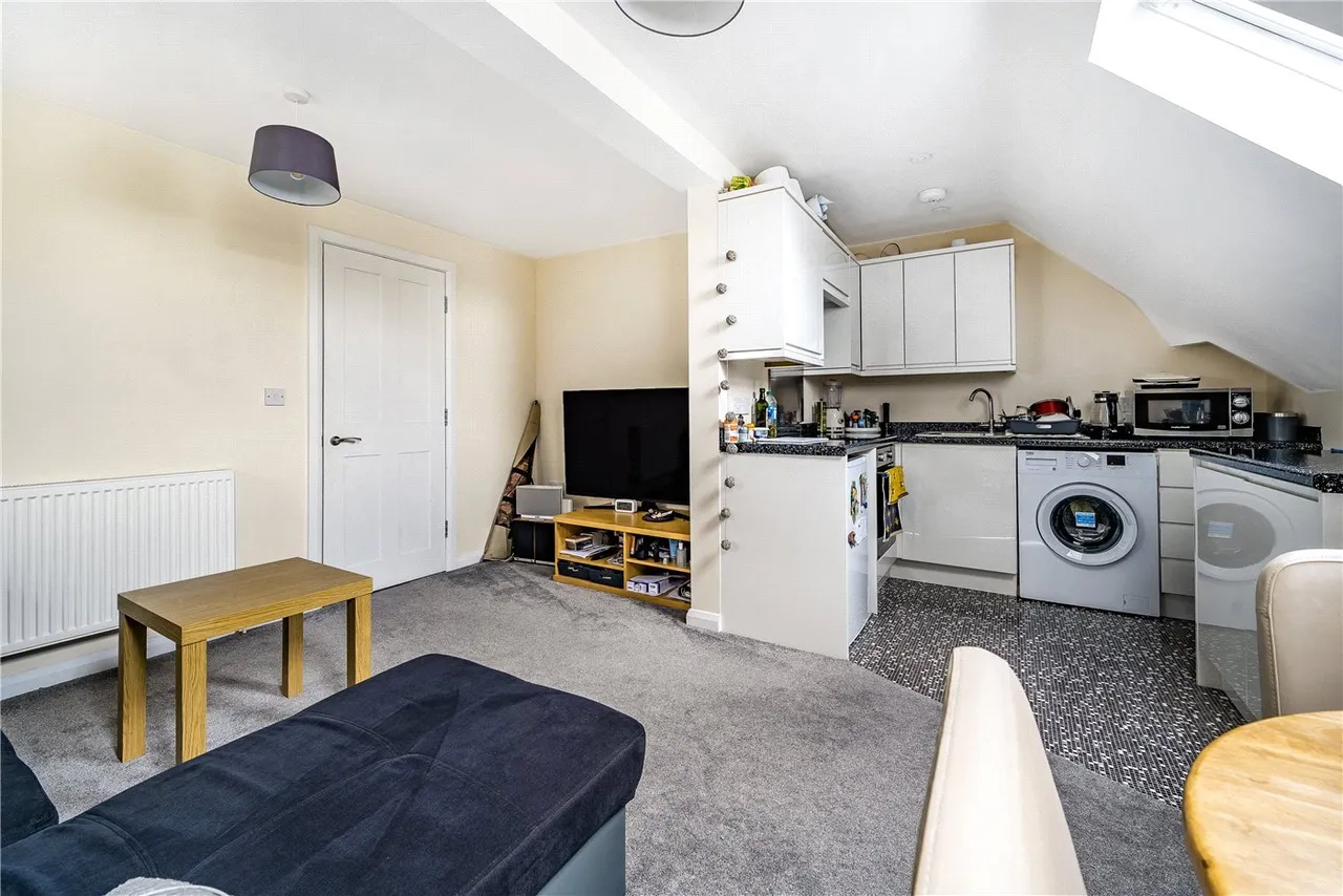 The Harrow Way, Basingstoke, RG22, photo 5