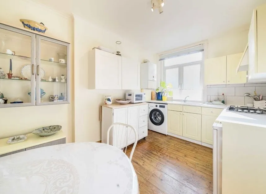 Cricklewood Lane, Childs Hill, NW2, photo 2