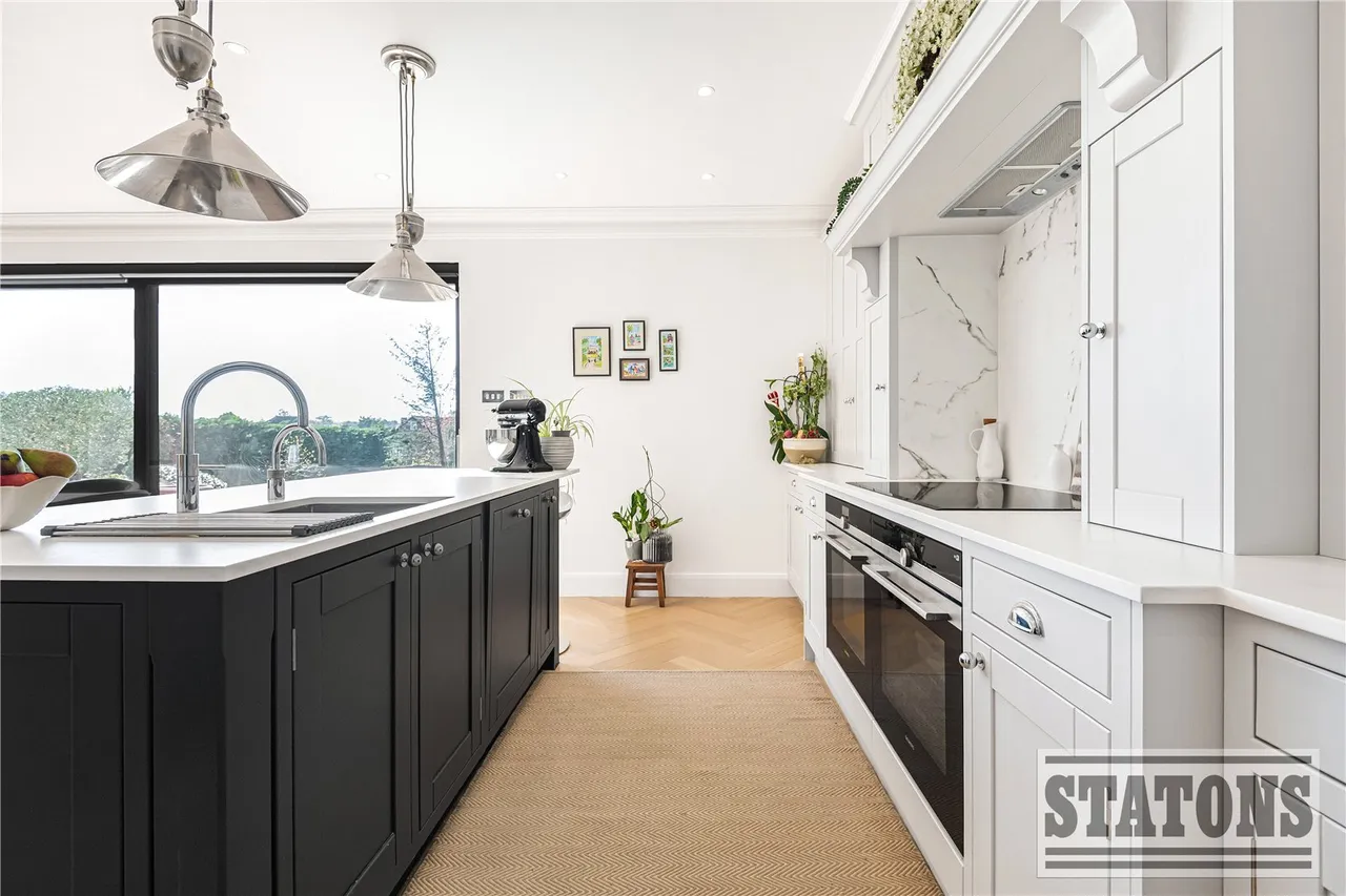 Waggon Road, Hadley Wood, Hertfordshire, EN4 0PP, photo 16