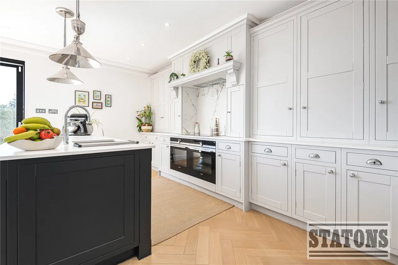 Waggon Road, Hadley Wood, Hertfordshire, EN4 0PP, photo 14