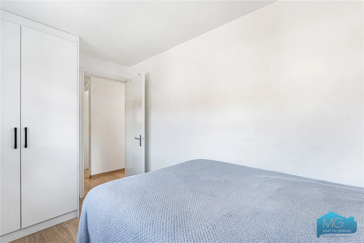 Moat Crescent, London, N3, photo 10
