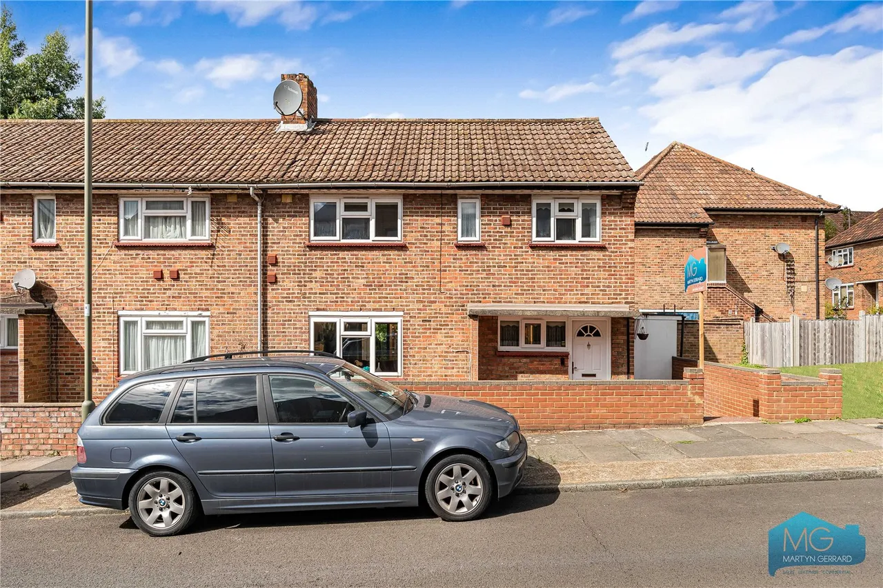 Moat Crescent, London, N3, photo 20
