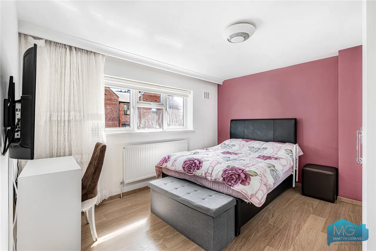 Moat Crescent, London, N3, photo 7