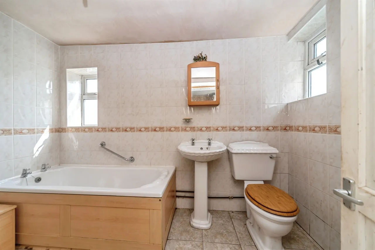 Hill Crescent, Brogborough, MK43, photo 8