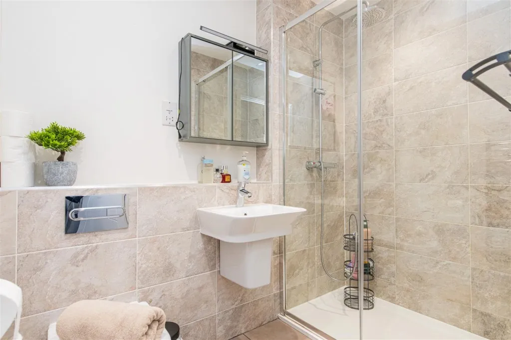 Ferndale Close, Finedon, photo 14