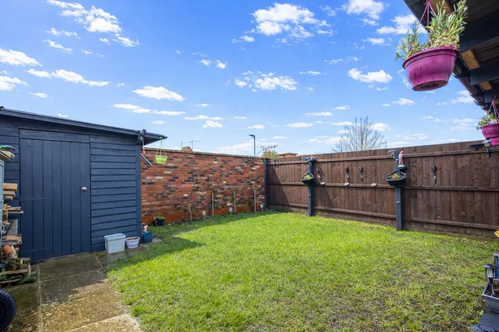 Ferndale Close, Finedon, photo 19