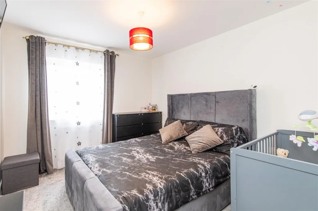 Ferndale Close, Finedon, photo 12