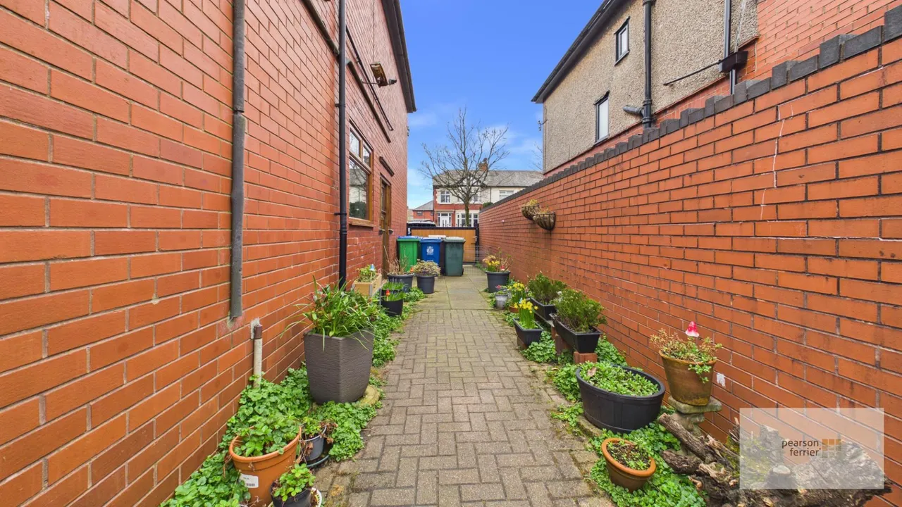 Heys Lane, Heywood, OL10 3RA, photo 14