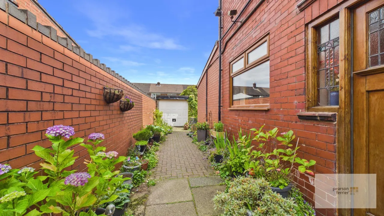 Heys Lane, Heywood, OL10 3RA, photo 17
