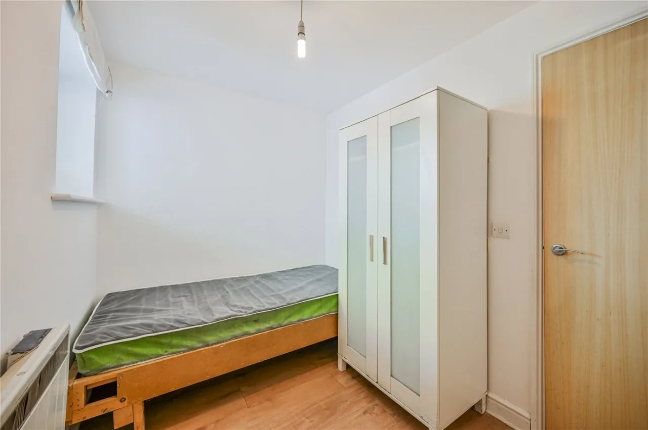 Cline Road, London, N11, photo 11
