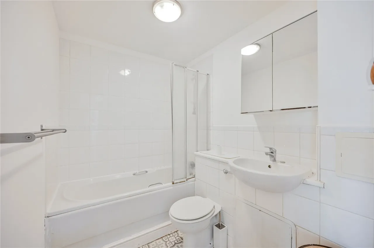 Cline Road, London, N11, photo 12