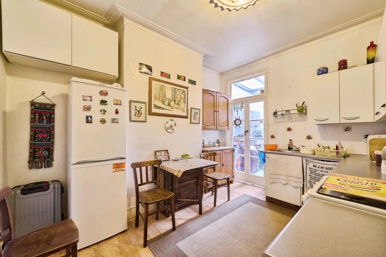 St. Georges Road, London, E7, photo 6