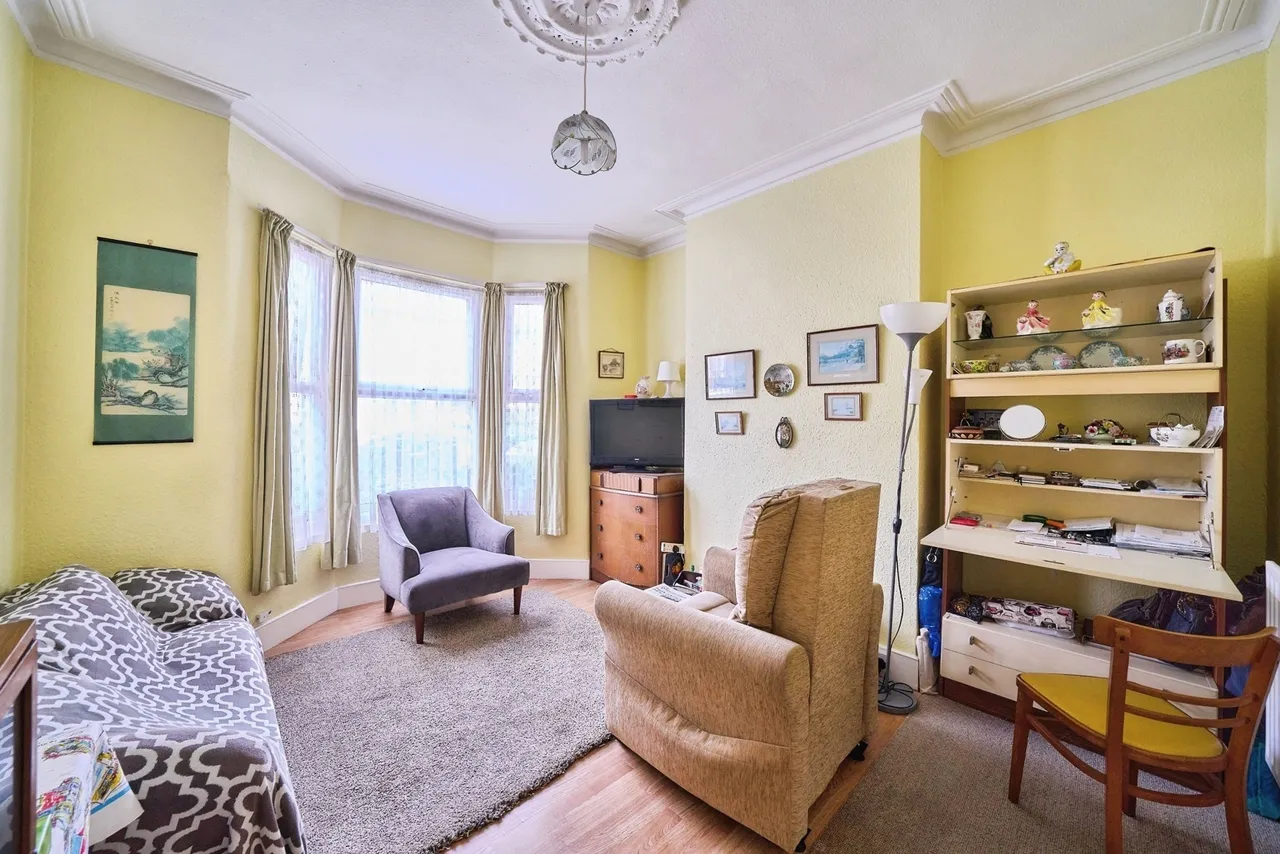 St. Georges Road, London, E7, photo 3