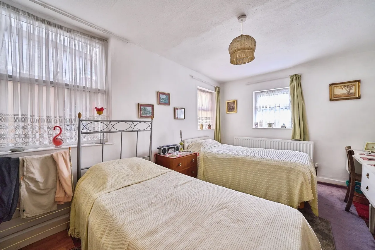 St. Georges Road, London, E7, photo 11