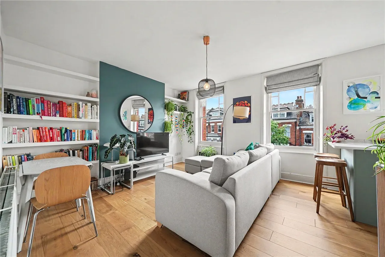 2 bed flat for sale — HIlilfield Ave, London, N8