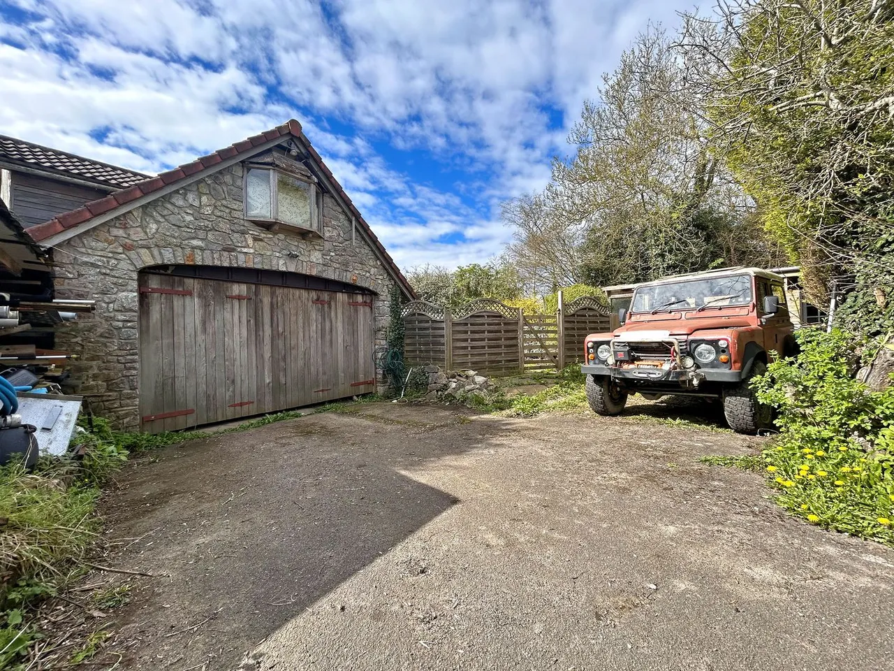 Gloucester Road, Rudgeway, photo 2