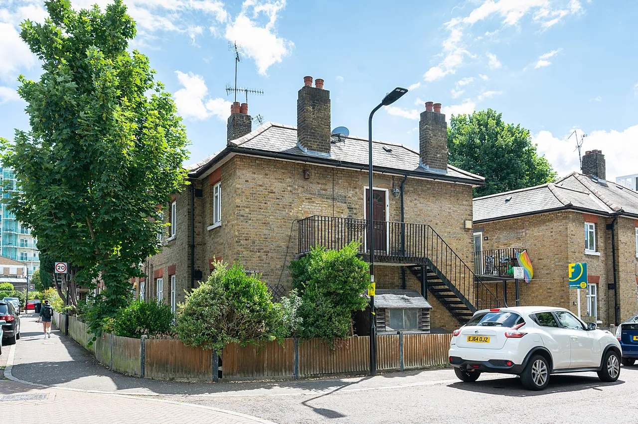 3 bed flat to rent, London, W13