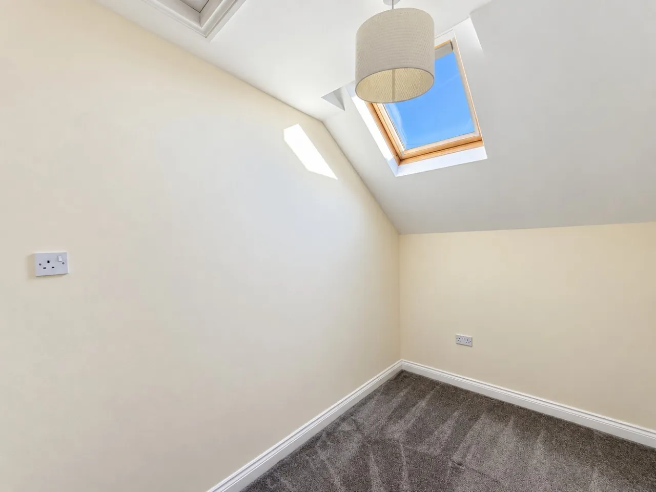 St Johns Close, Cleckheaton, BD19, photo 10