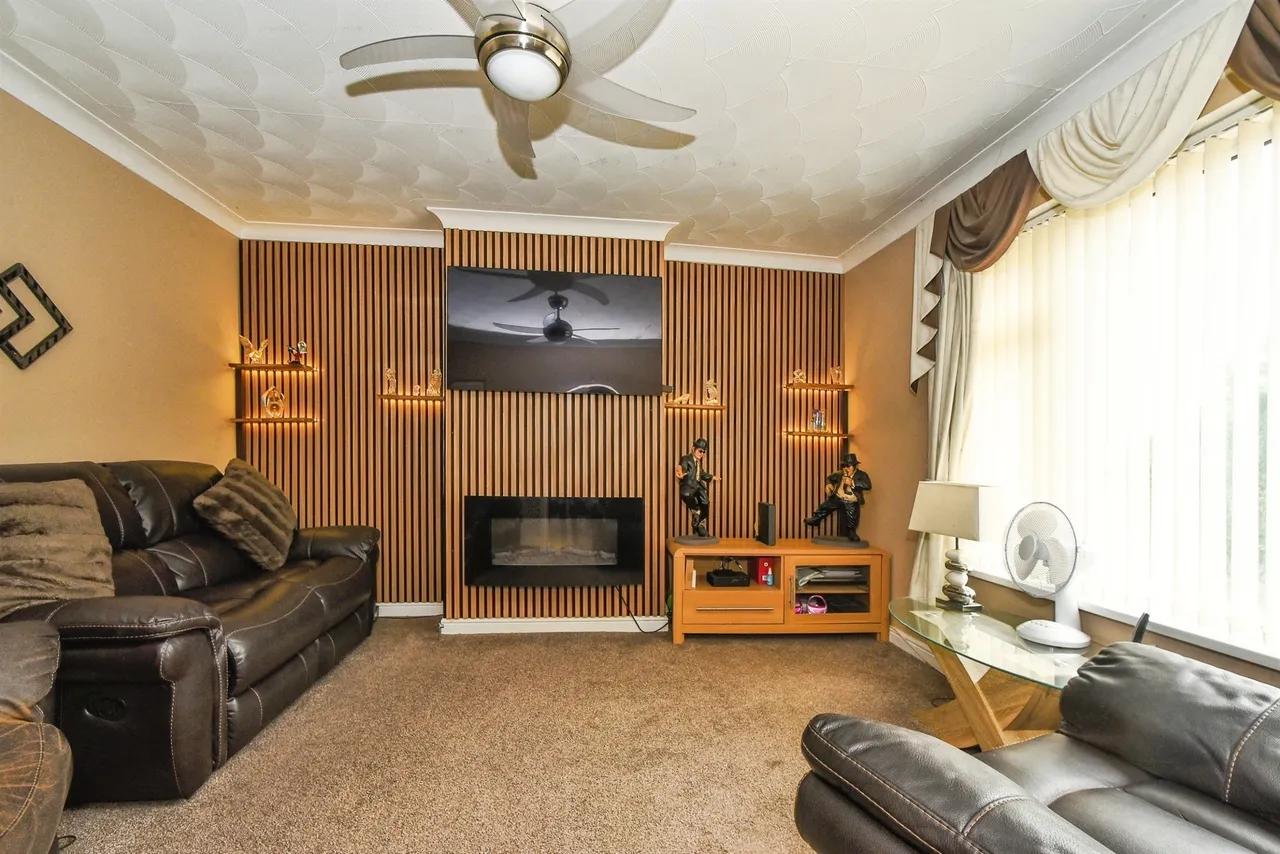 Oaksey Road, Swindon, SN2, photo 2