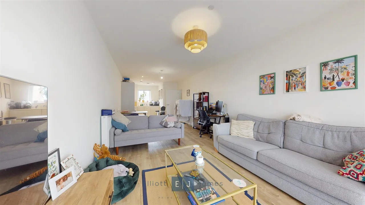 Luctons Close, Epping Gate, Loughton, photo 7