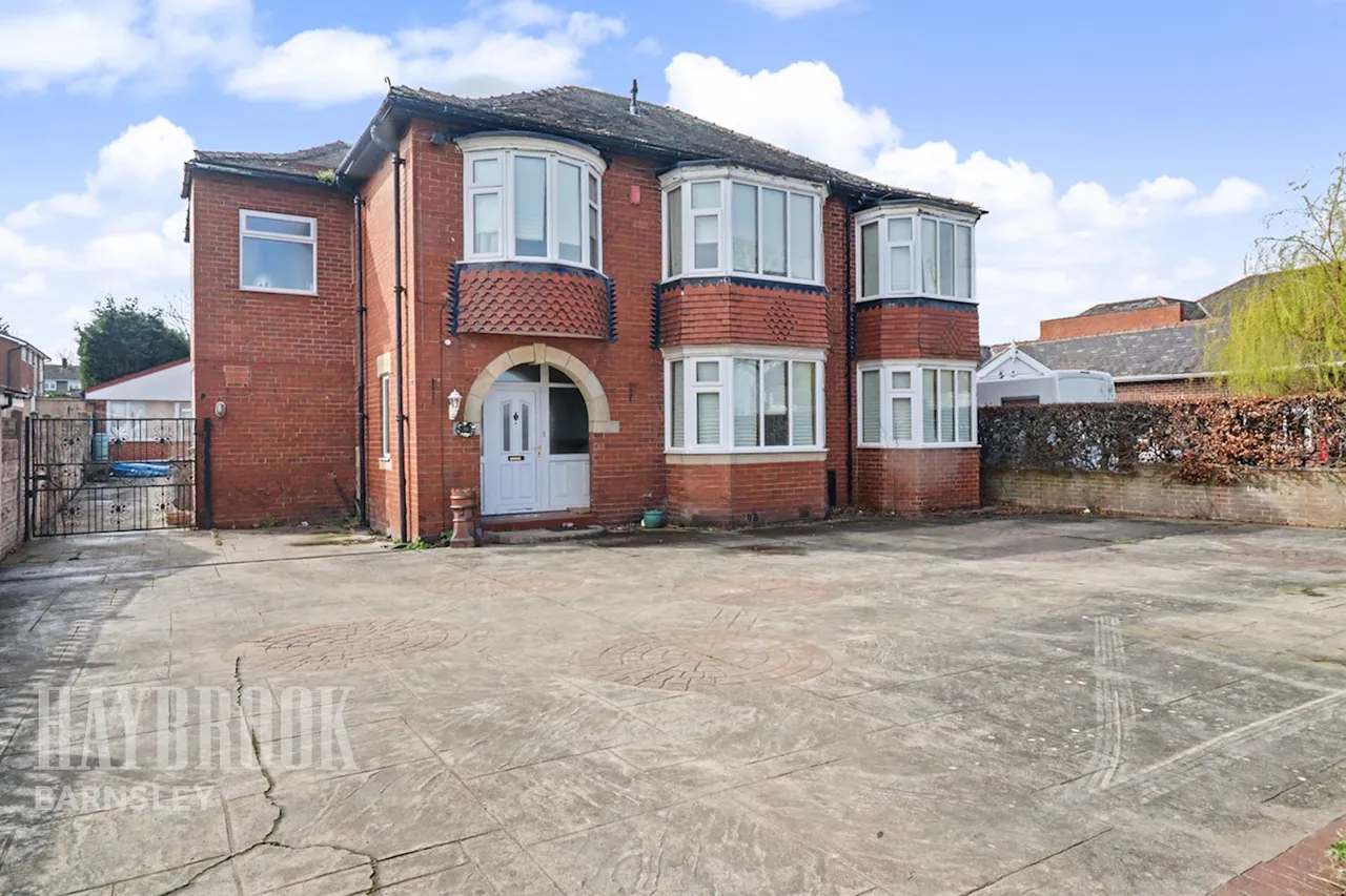 4 bed house for sale, Broadway, Barnsley