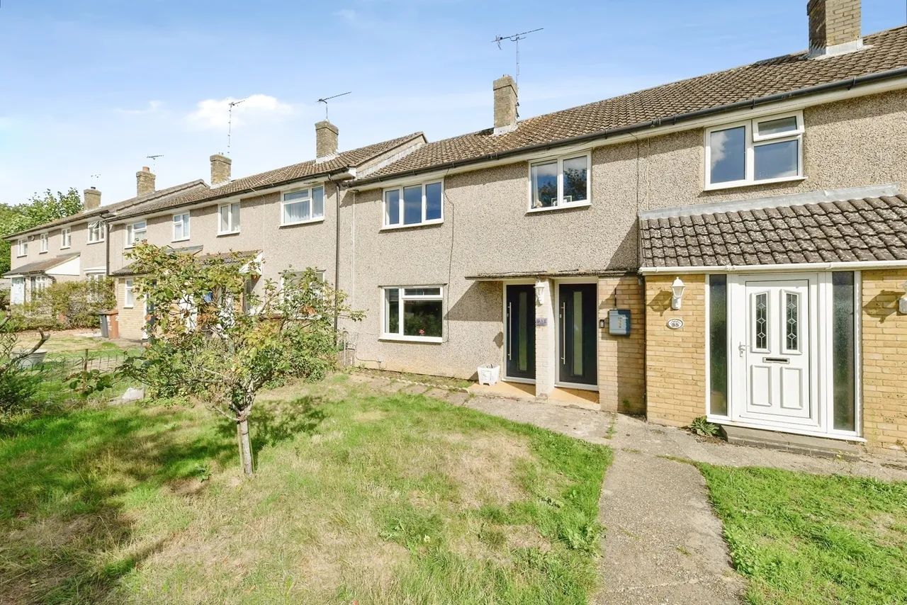 3 bed house for sale — Holly Leys, Stevenage, Hertfordshire, SG2
