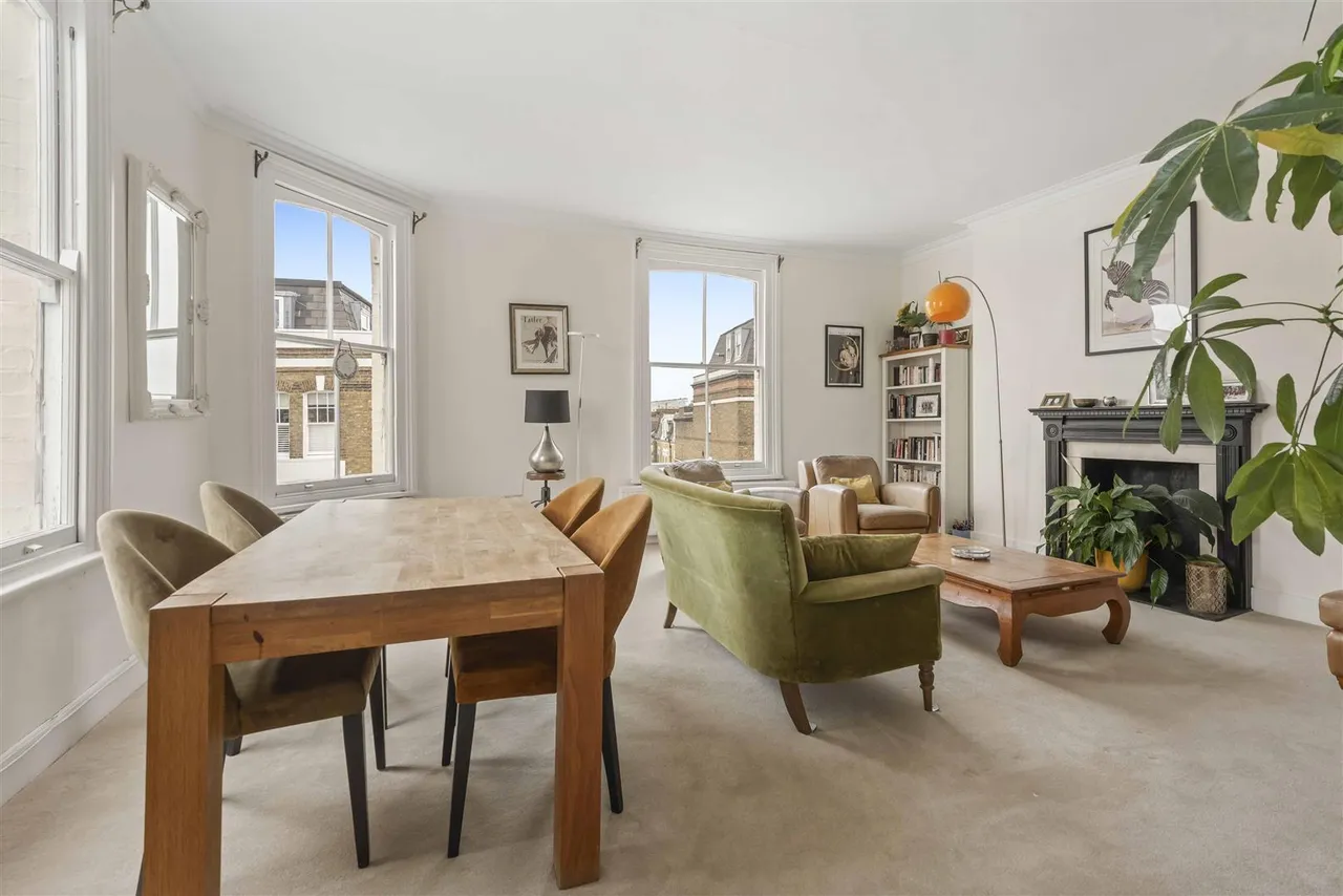 3 bed flat for sale, Fulham Road, Parsons Green, SW6