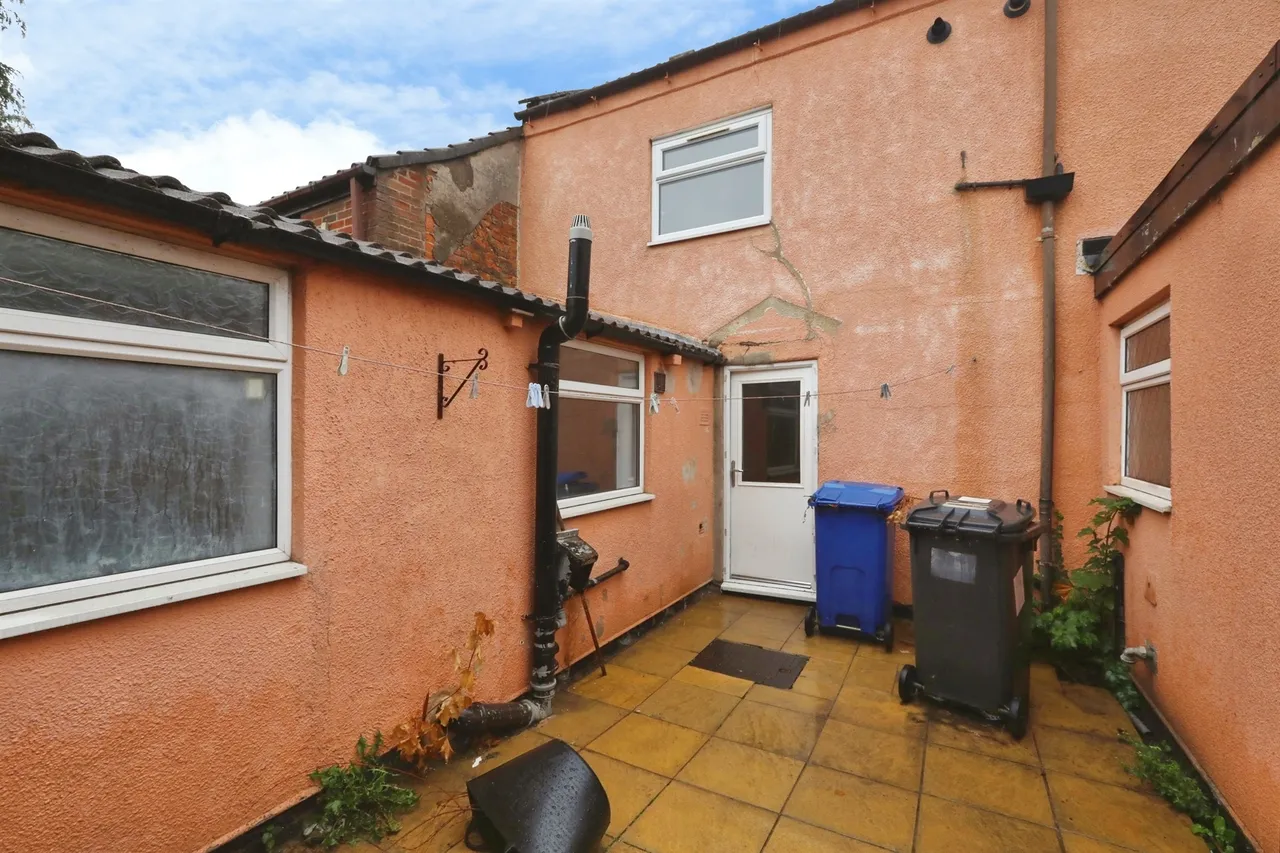 East Lane, Stainforth, DN7, photo 13