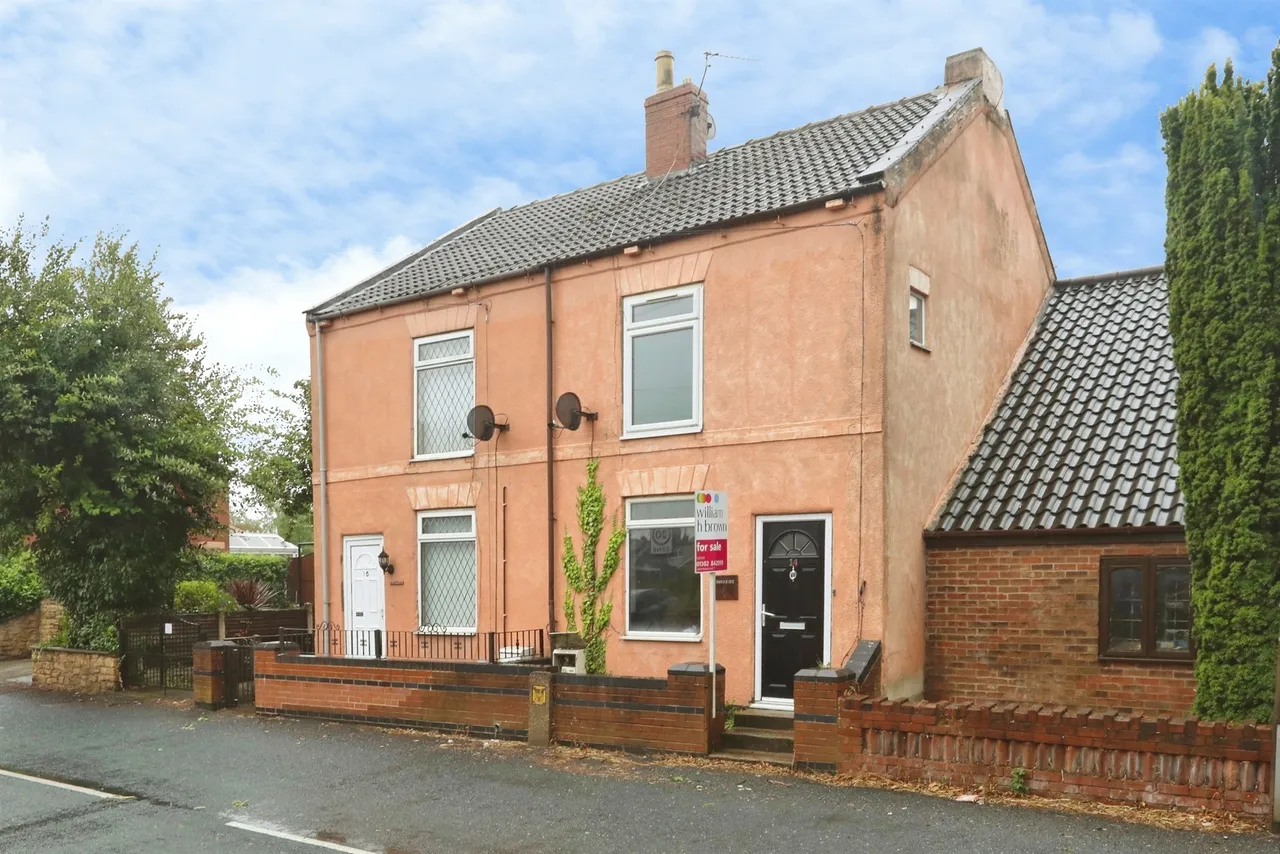 2 bed house for sale, East Lane, Stainforth, DN7